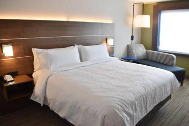 Holiday Inn Express & Suites - Boston South - Randolph an IHG Hotel