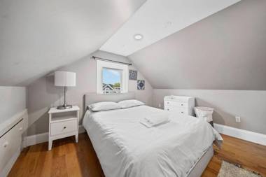 Sunny 4BD 2BTH Shared Apt in Somerville