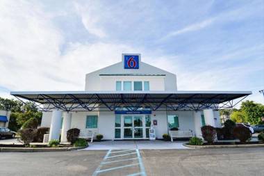Motel 6-Tewksbury MA - Boston