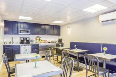 Winthrop Beach Inn and Suites Boston Logan Airport