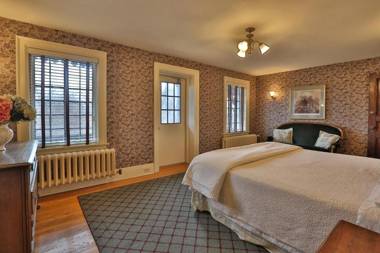 Stone Chalet Bed & Breakfast Inn