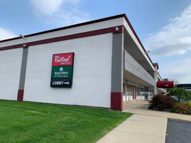 HomeTowne Studios by Red Roof Battle Creek