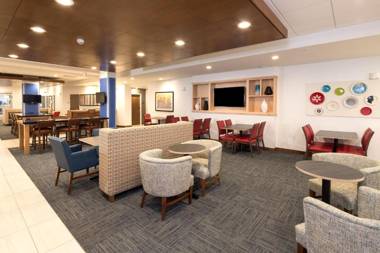 Holiday Inn Express & Suites - Gaylord an IHG Hotel