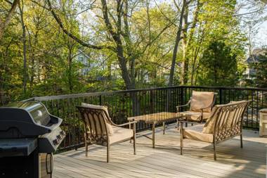 Looking Glass Beachfront Inn