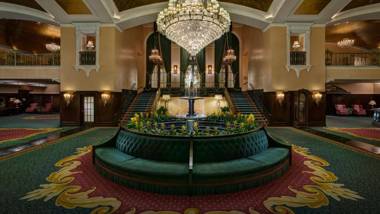 Amway Grand Plaza Hotel Curio Collection by Hilton