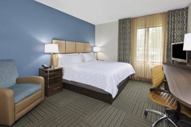 Candlewood Suites Grand Rapids Airport an IHG Hotel