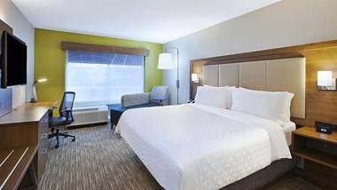 Holiday Inn Express & Suites Grand Rapids Airport North an IHG Hotel