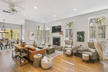 Stunning Beach House with Modern Amenities