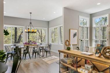 Stunning Beach House with Modern Amenities