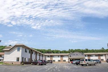 Econo Lodge Inn & Suites