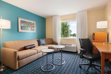 Fairfield Inn & Suites Lansing West