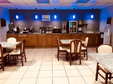 Days Inn by Wyndham Livonia - Detroit