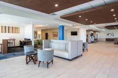 Holiday Inn Express & Suites Ludington an IHG Hotel