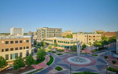 Delta Hotels by Marriott Muskegon Convention Center