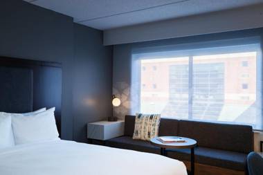 The Baronette Renaissance Detroit-Novi Hotel