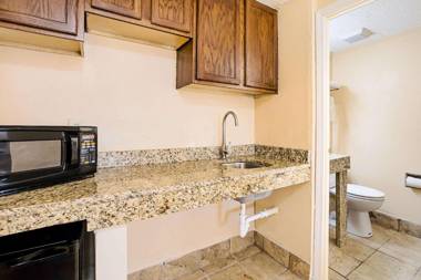 Rodeway Inn Metro Airport