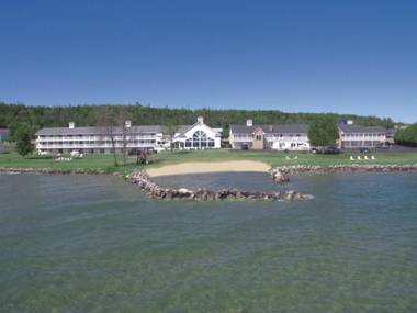 Baymont by Wyndham St. Ignace Lakefront