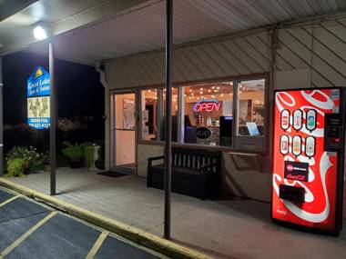 Great Lakes Inn & Suites