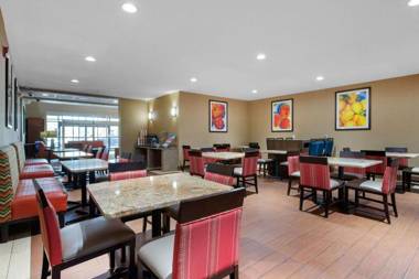 Comfort Suites Southfield