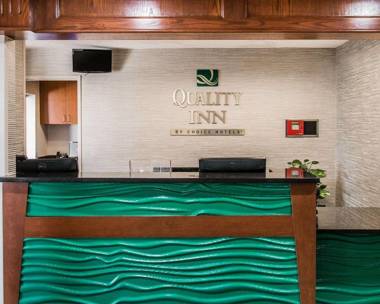 Quality Inn & Suites Warren - Detroit