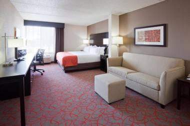 Holiday Inn Express & Suites Bloomington West an IHG Hotel