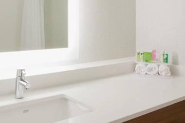 Holiday Inn Express Hotel & Suites Minneapolis-Golden Valley an IHG Hotel