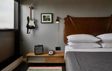 MOXY Minneapolis Uptown