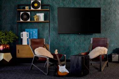 MOXY Minneapolis Uptown