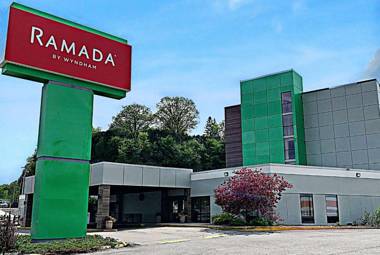 Ramada by Wyndham Rochester Mayo Clinic Area