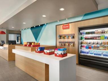 Avid Hotels - Roseville - Minneapolis North an IHG Hotel