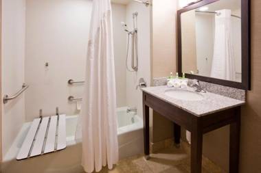 Holiday Inn Express & Suites Willmar an IHG Hotel