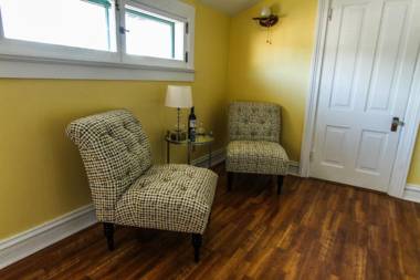 Carriage House Bed & Breakfast