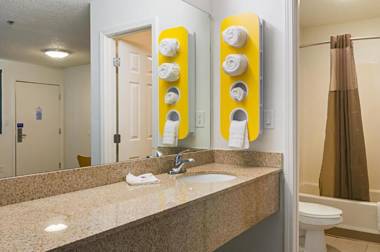 Motel 6-Bay Saint Louis MS