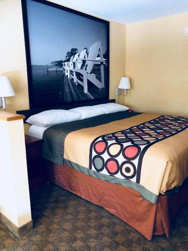Super 8 by Wyndham Diberville Biloxi Area