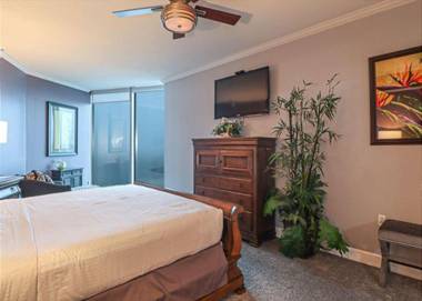 Sea Breeze 1011 Penthouse