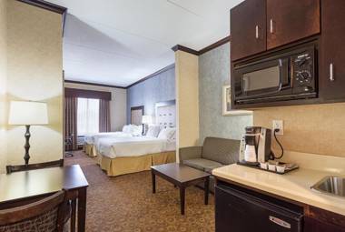 Holiday Inn Express Hotel & Suites Byram an IHG Hotel