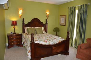 Natchez Manor Bed & Breakfast