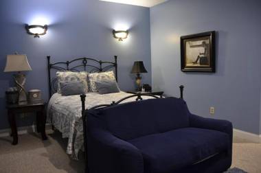 Natchez Manor Bed & Breakfast