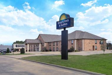 Days Inn & Suites by Wyndham Florence/Jackson Area