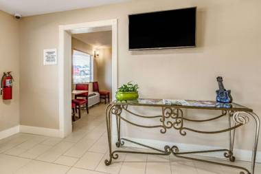 Rodeway Inn & Suites