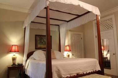 Corners Mansion Inn - A Bed and Breakfast