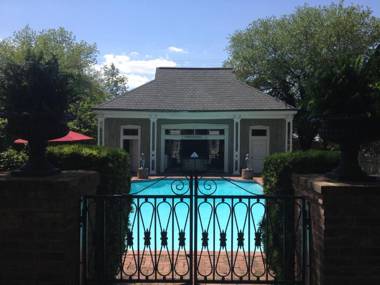 Anchuca Historic Mansion & Inn