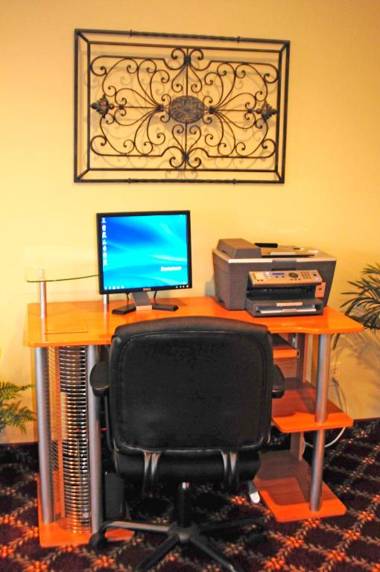 Whispering Hills Inn