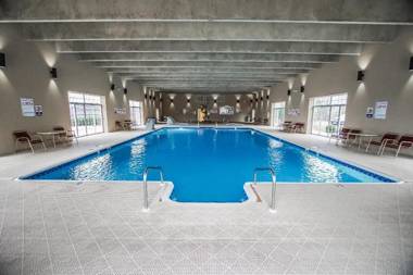 Surreys Grand Crowne Resort