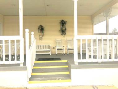 Honeysuckle Inn & Conference Center