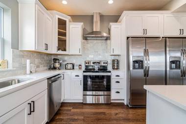 New Property Special Pricing on 10 Bedroom Lake Home!