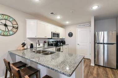 Mystic Cove Condo - Pool - New everything - Perfect location!!