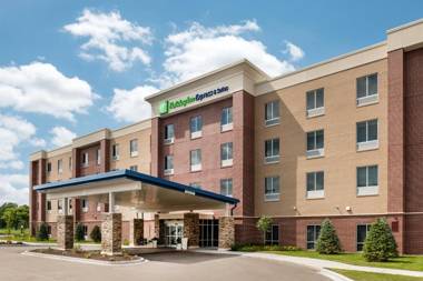 Holiday Inn Express & Suites St. Louis - Chesterfield an IHG Hotel