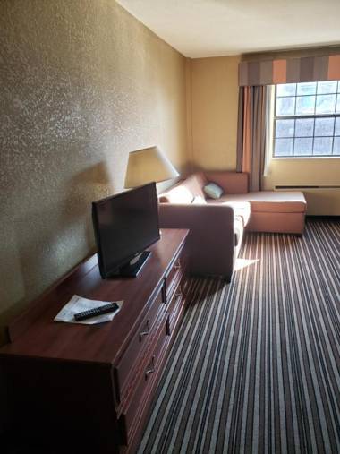 Quality Inn & Suites Columbia I-70