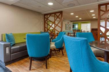 Drury Inn & Suites St. Louis Fenton